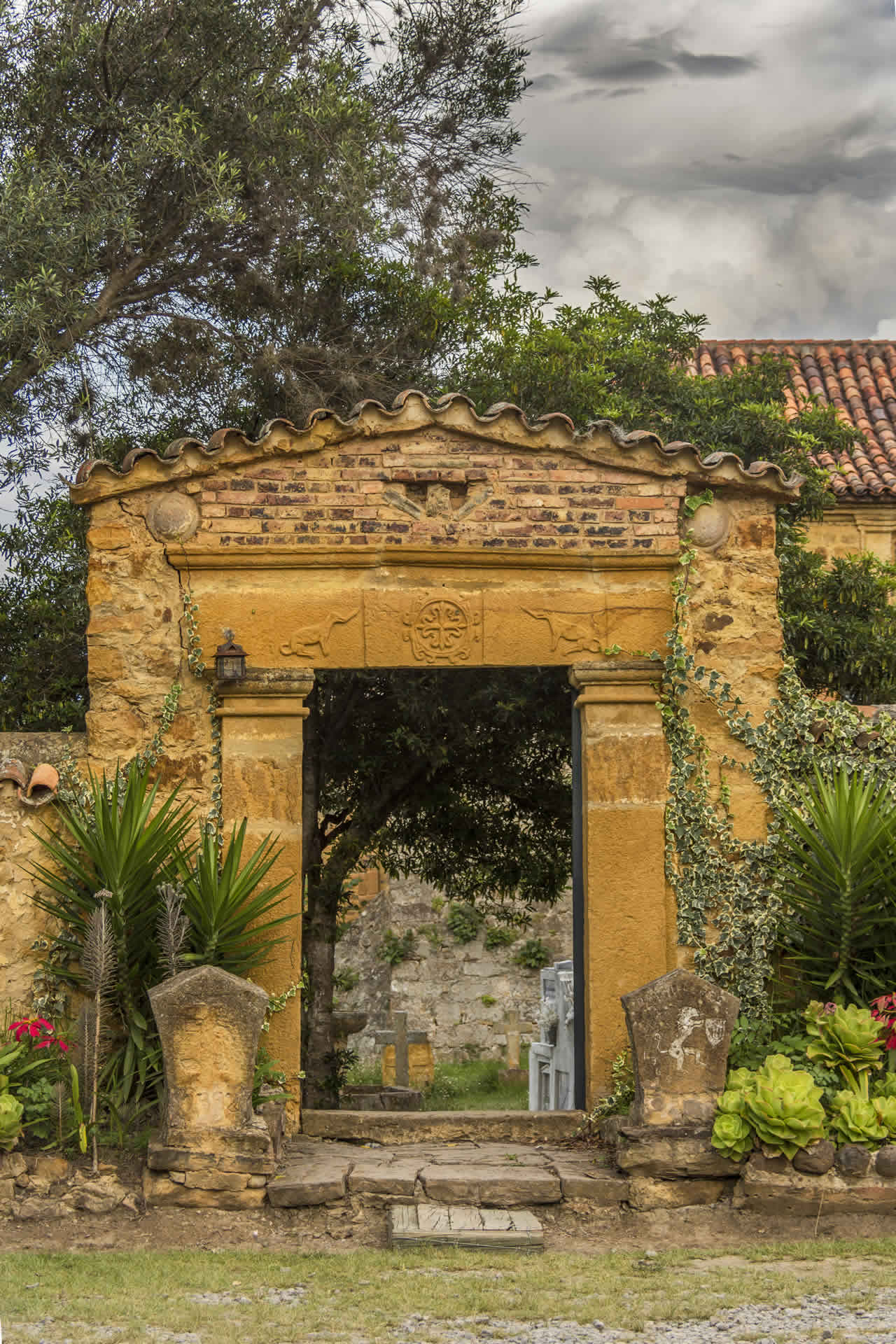 Entrada al cementerio del convento Santo Ecce-Homo de Villa de Leyva