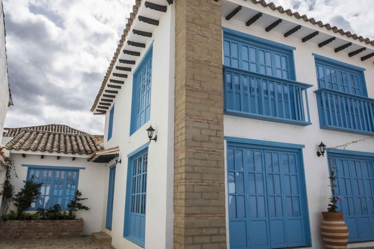 Fachada Casa Azul para alquiler en Villa de Leyva-fachada