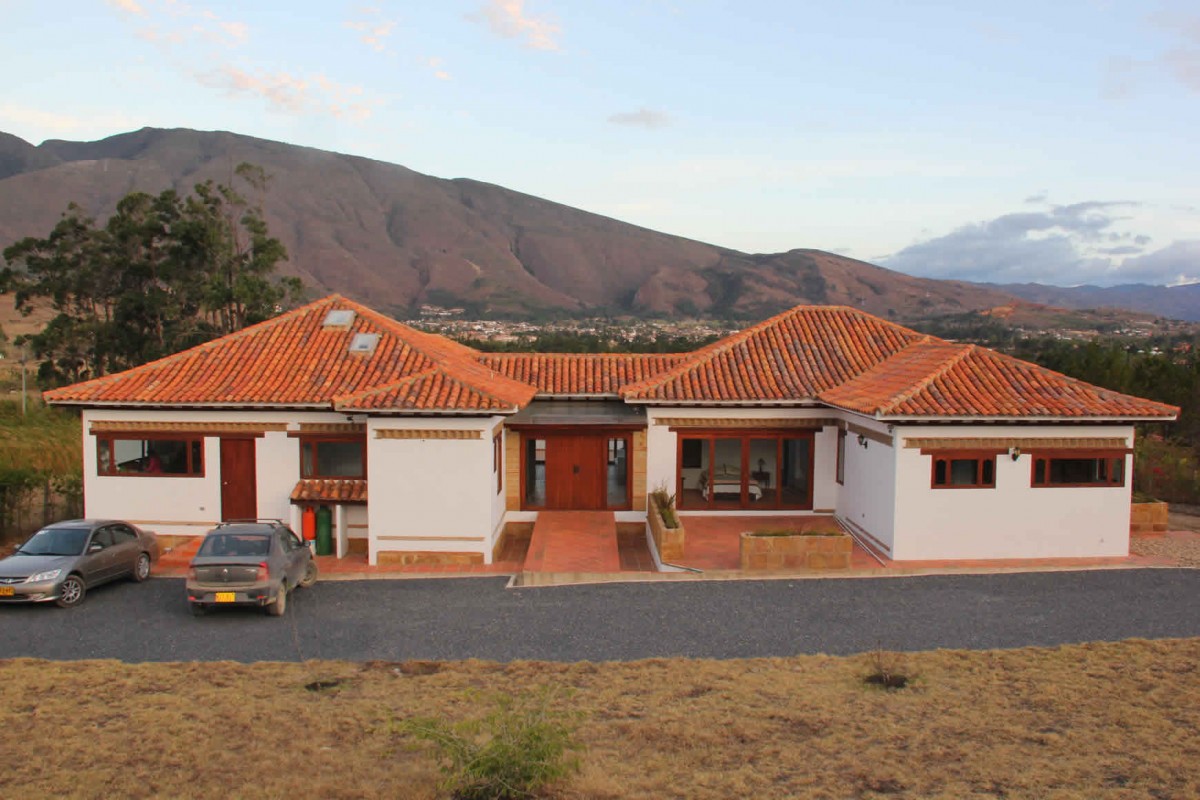 fachada con vista de la casa ecatepec en Villa de Leyva