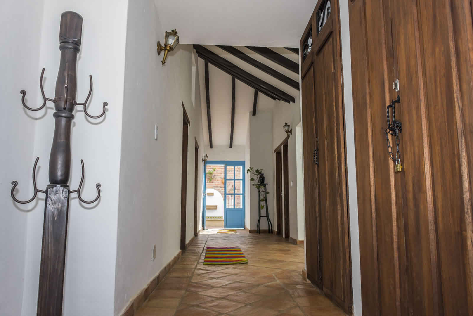 Alquiler Casa Azul en Villa de Leyva pasillo